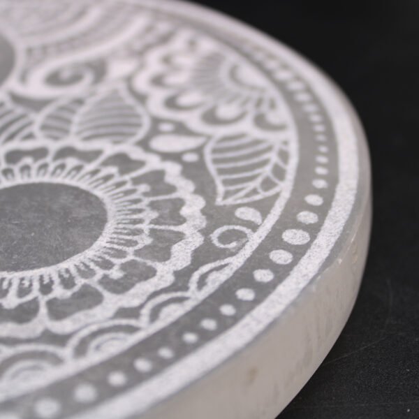 Selenite Charging Plate 18cm – Feng Shui Harmony