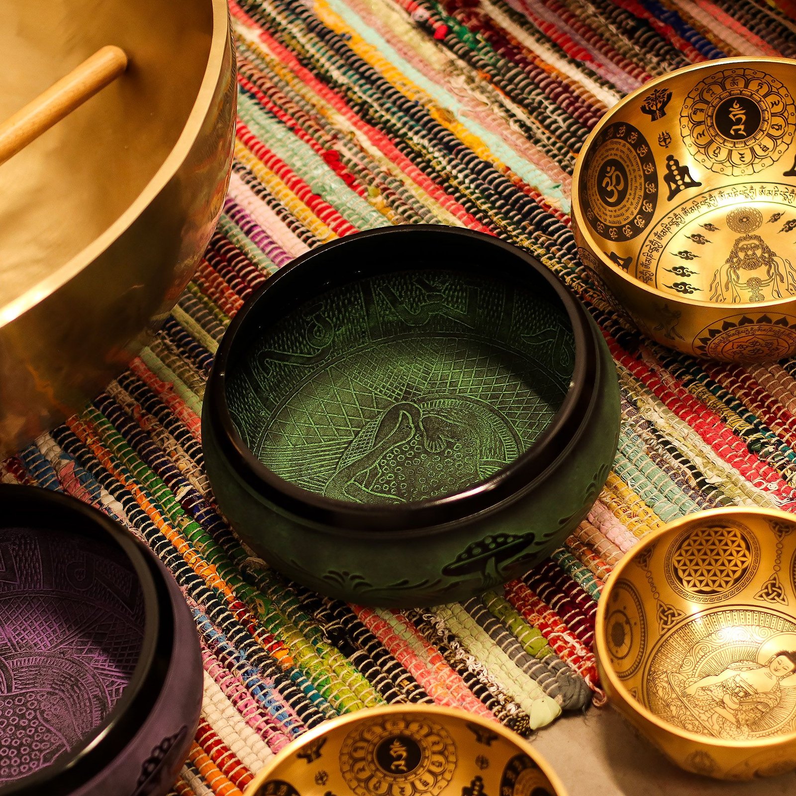 Extra Loud - Mushroom Singing Bowl - Moss Green (23x10.5cm, 1.3kg) - Image 14