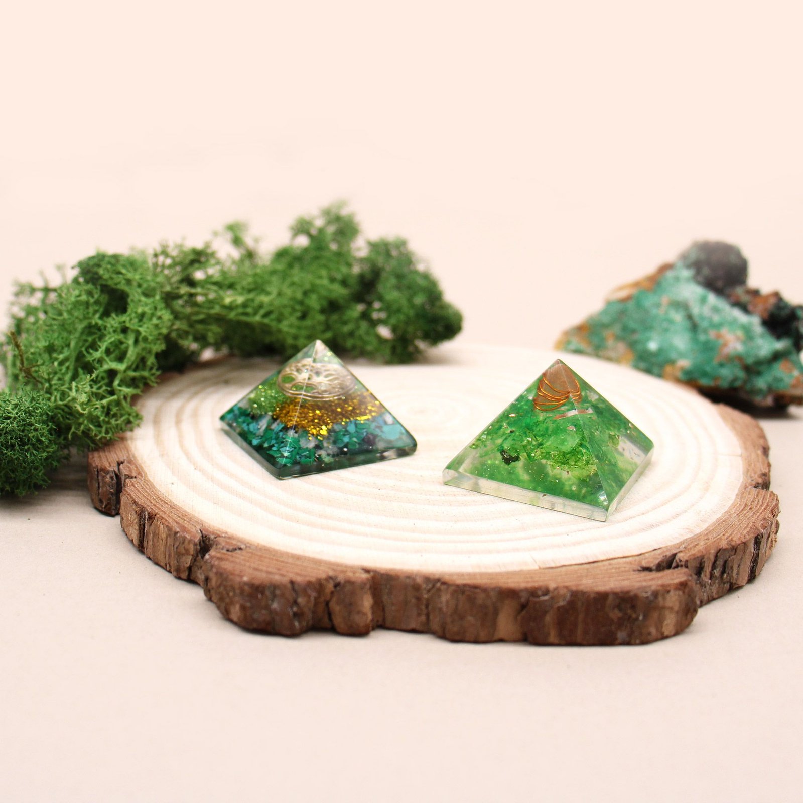 Sm Orgonite Pyramid 25mm Gemchips and Copper - Image 5